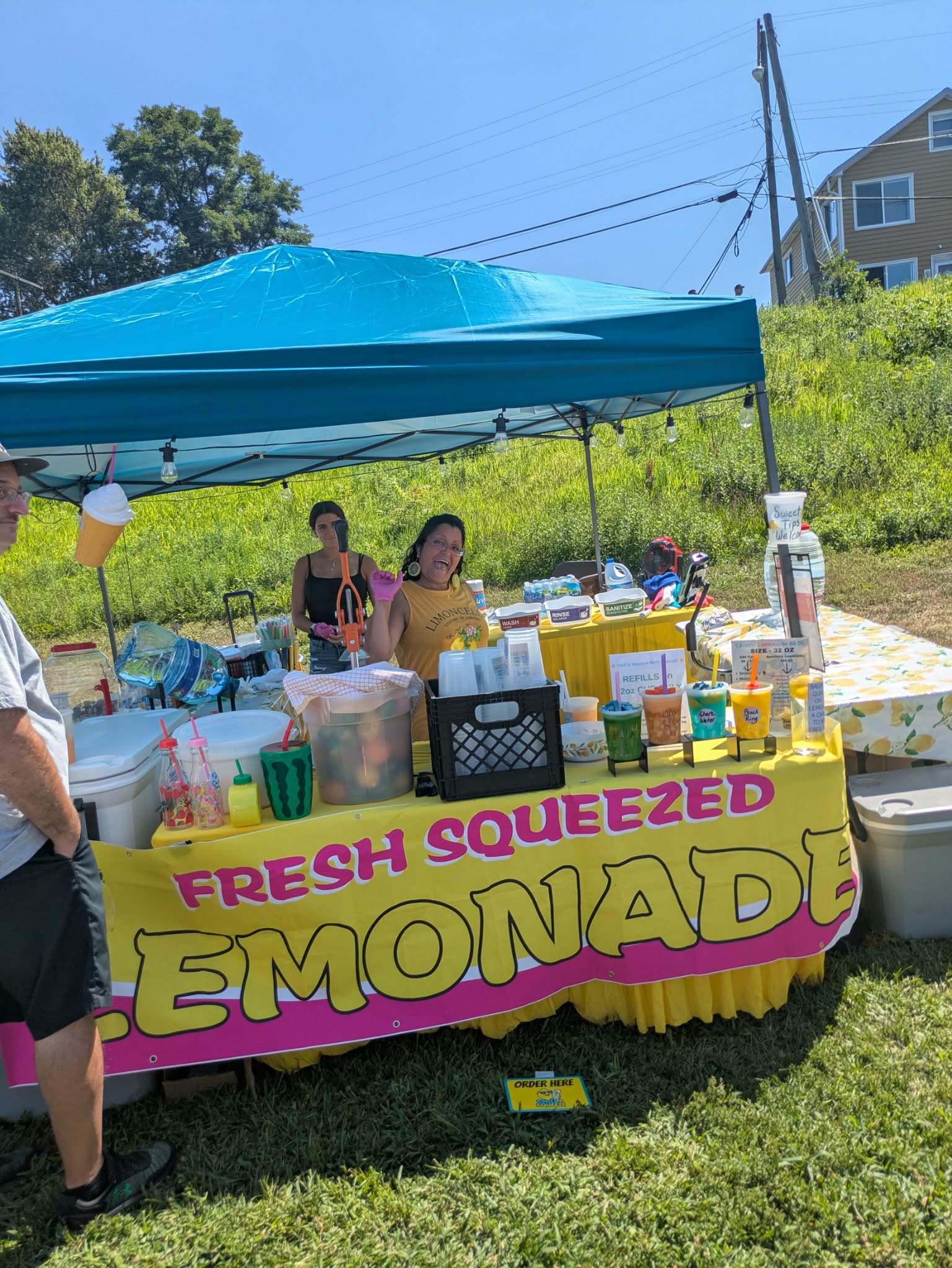 Chill & Squeeze lemonade booth